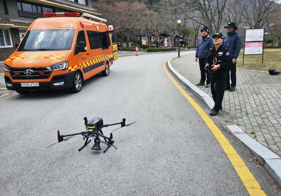 'AI기술 접목한 드론' 수색 경로 추천부터 영상 송출까지…"만능이네"