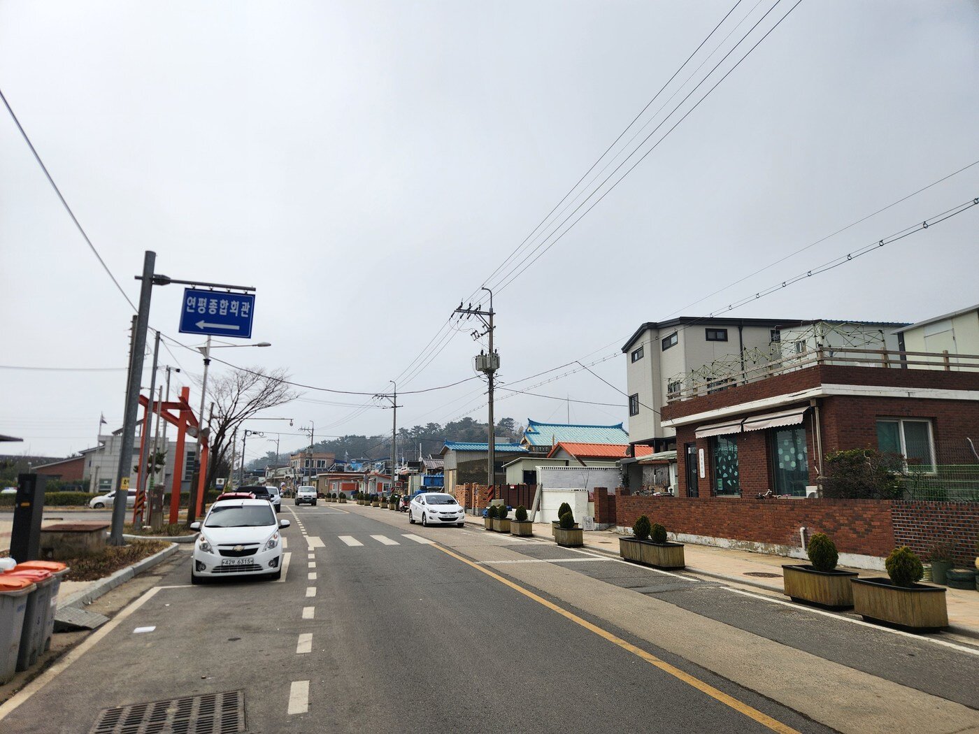본문 이미지 - 4일 오후 연평도의 모습. 장병들의 외출이 없어 한산한 모습이다.