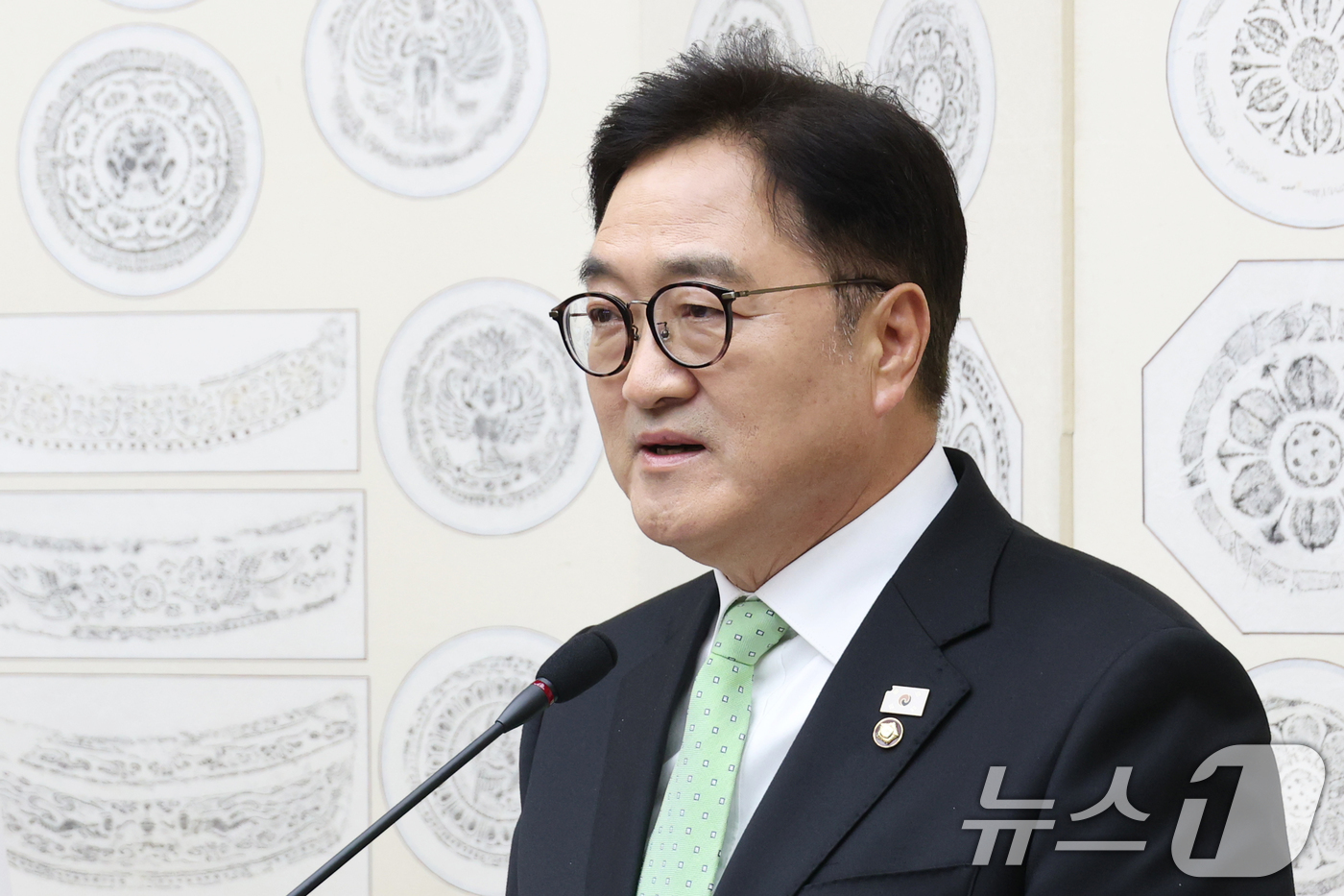 (서울=뉴스1) 이광호 기자 = 우원식 국회의장이 윤석열 전 대통령이 파면된 4일 오후 서울 여의도 국회에서 대국민 특별담화 발표를 하고 있다. 2025.4.4/뉴스1