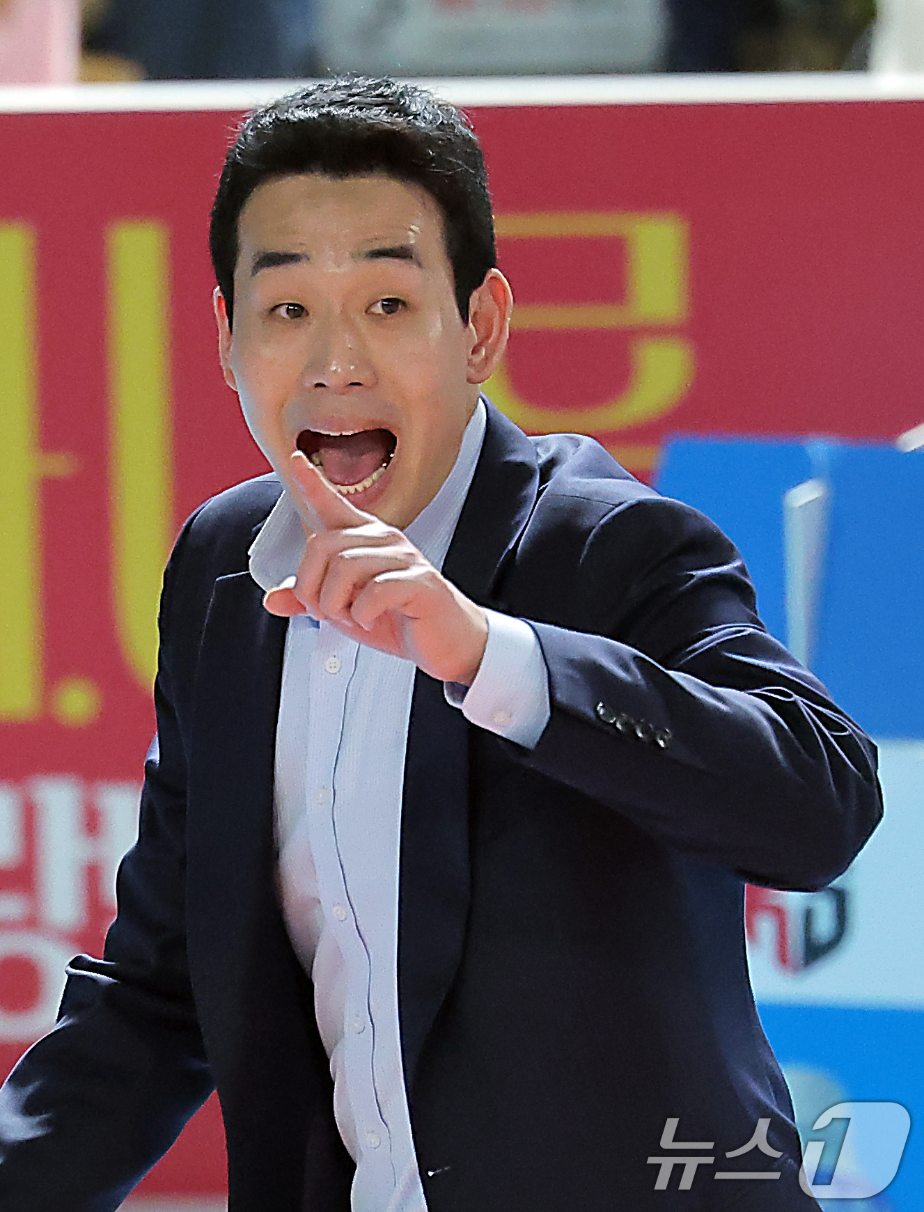 (대전=뉴스1) 박정호 기자 = 6일 오후 대전 중구 충무체육관에서 열린 프로배구 '2024-2025 도드람 V리그' 여자부 챔피언결정전 4차전, 정관장과 흥국생명의 경기에서 정관 …