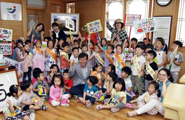 65세 이상 노인 40%인데…두 달 연속 인구 늘어난 이곳, 요인은?