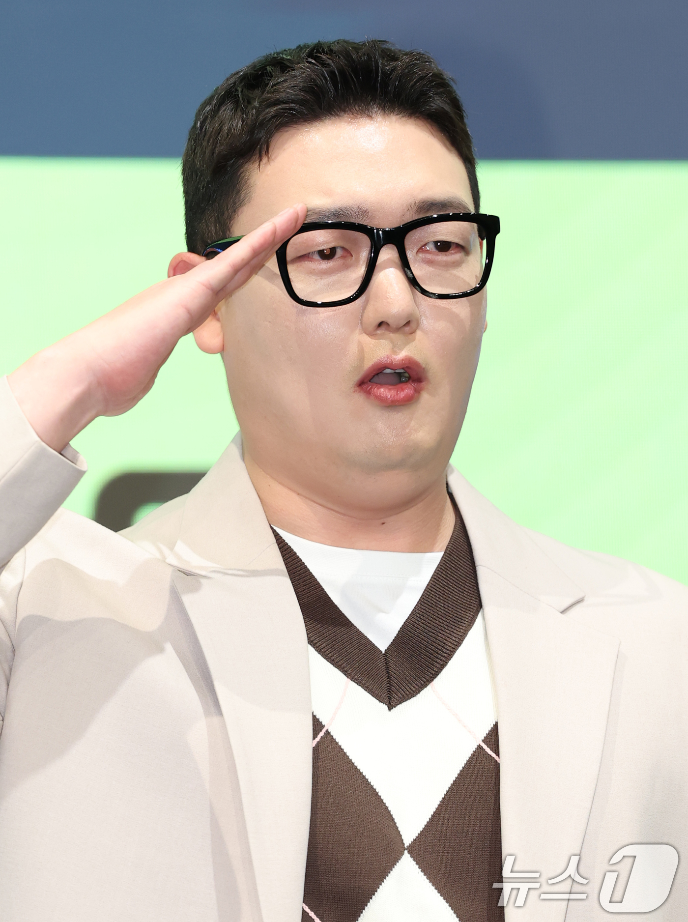 (서울=뉴스1) 권현진 기자 = 배우 김민호가 7일 서울 신도림동 디큐브시티 더 세인트에서 진행된 지니TV 오리지널 '신병3' 제작발표회에 참석해 포즈를 취하고 있다.'신병3'는 …