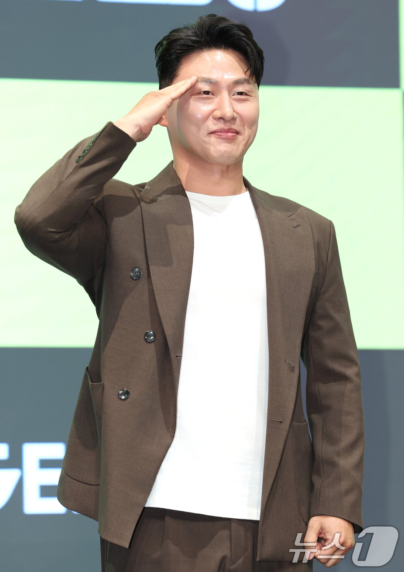 본문 이미지 - 배우 오대환이 7일 서울 신도림동 디큐브시티 더 세인트에서 진행된 지니TV 오리지널 '신병3' 제작발표회에 참석해 포즈를 취하고 있다. '신병3'는 예측 불허 두 신병의 전입과 역대급 빌런의 복귀로 비상이 걸린 신화부대, 상병 진급을 앞두고 꼬여버린 박민석(김민호 분)의 난이도 급상승한 군생활을 그린 작품이다. 2025.4.7/뉴스1 ⓒ News1 권현진 기자