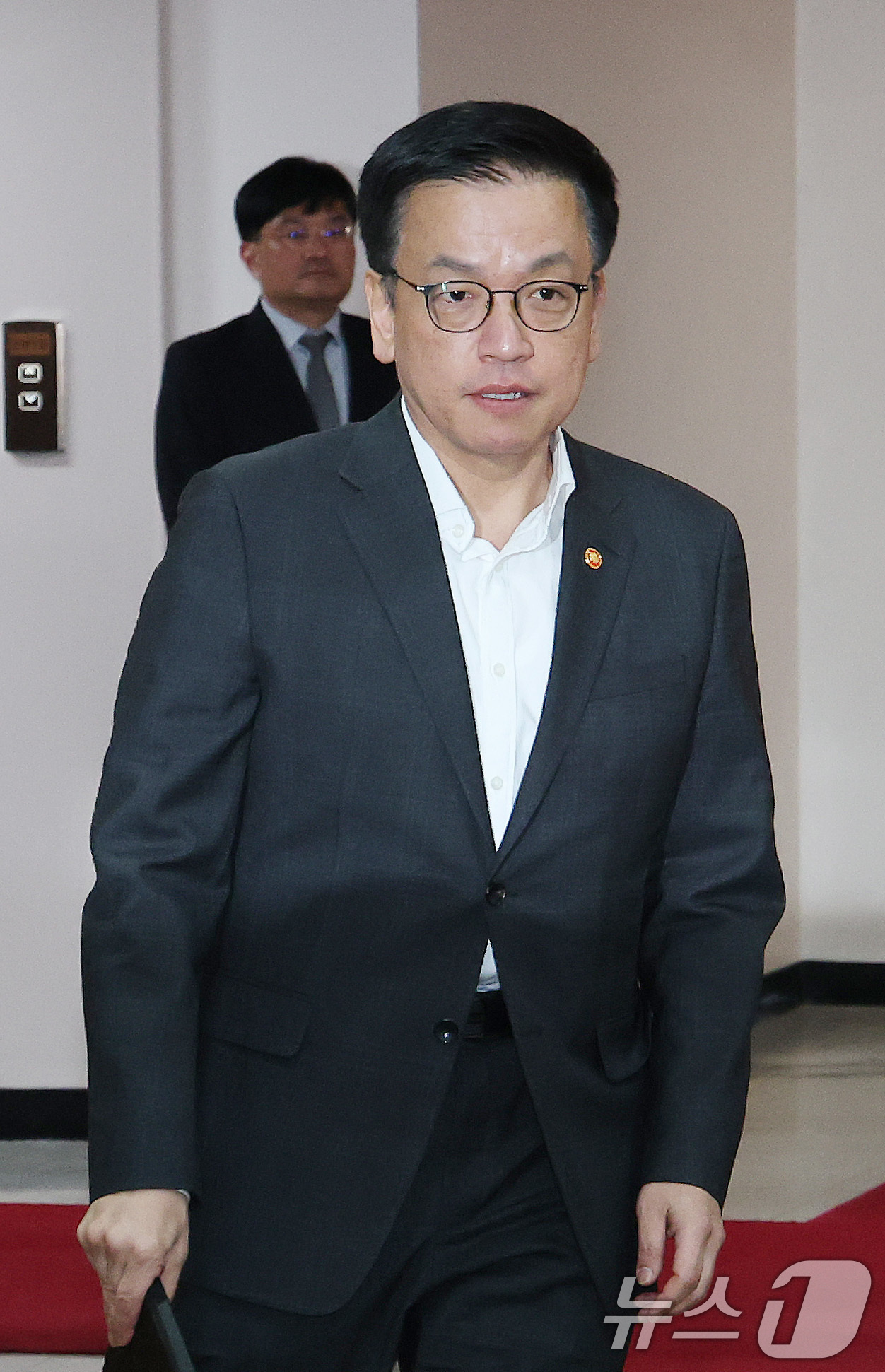(서울=뉴스1) 임세영 기자 = 최상목 경제부총리 겸 기획재정부 장관이 8일 서울 종로구 정부서울청사에서 열린 경제관계장관간담회에 참석하고 있다. 2025.4.8/뉴스1