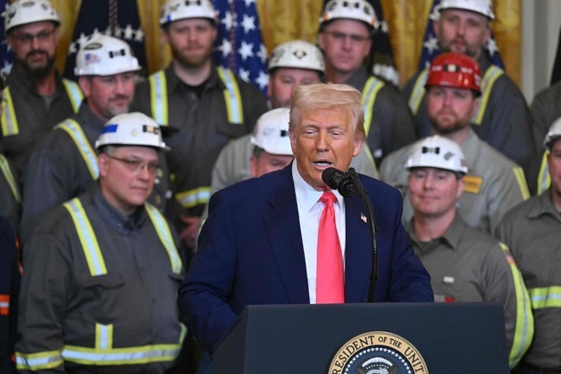 트럼프, 석탄발전 부활 시동…국방부에 석탄발전소 전력계약 지시