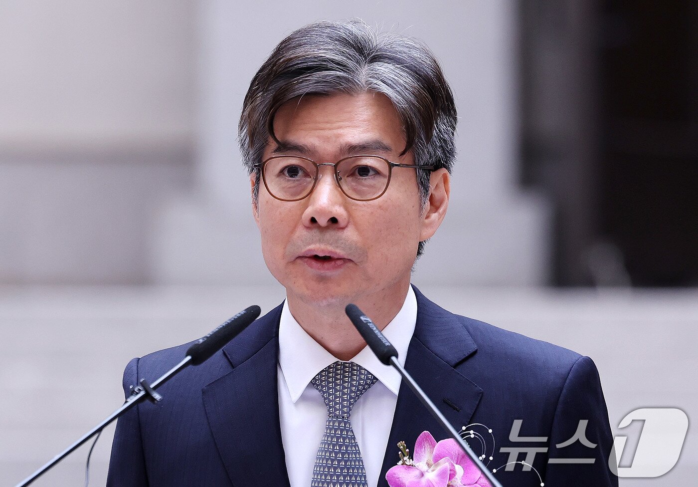 본문 이미지 - 마용주 신임 대법관이 9일 서울 서초구 대법원에서 열린 취임식에 취임사를 하고 있다. 2025.4.9/뉴스1 ⓒ News1 박지혜 기자