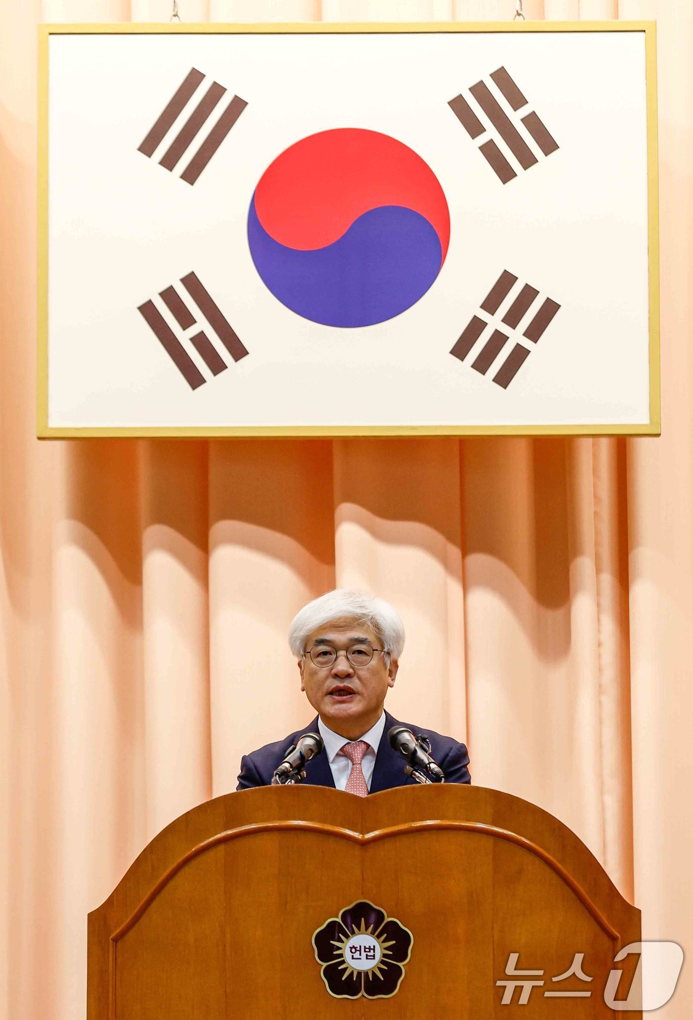 본문 이미지 - 마은혁 헌법재판소 재판관이 9일 서울 종로구 헌법재판소에서 열린 취임식에 참석해 취임사 하고 있다. &#40;공동취재&#41; 2025.4.9/뉴스1 ⓒ News1 박정호 기자