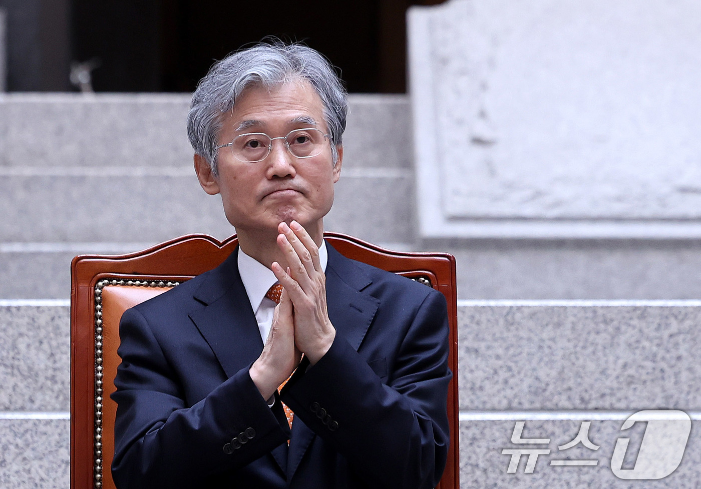 (서울=뉴스1) 박지혜 기자 = 조희대 대법원장이 9일 서울 서초구 대법원에서 열린 마용주 대법관 취임식에 박수를 치고 있다. 2025.4.9/뉴스1