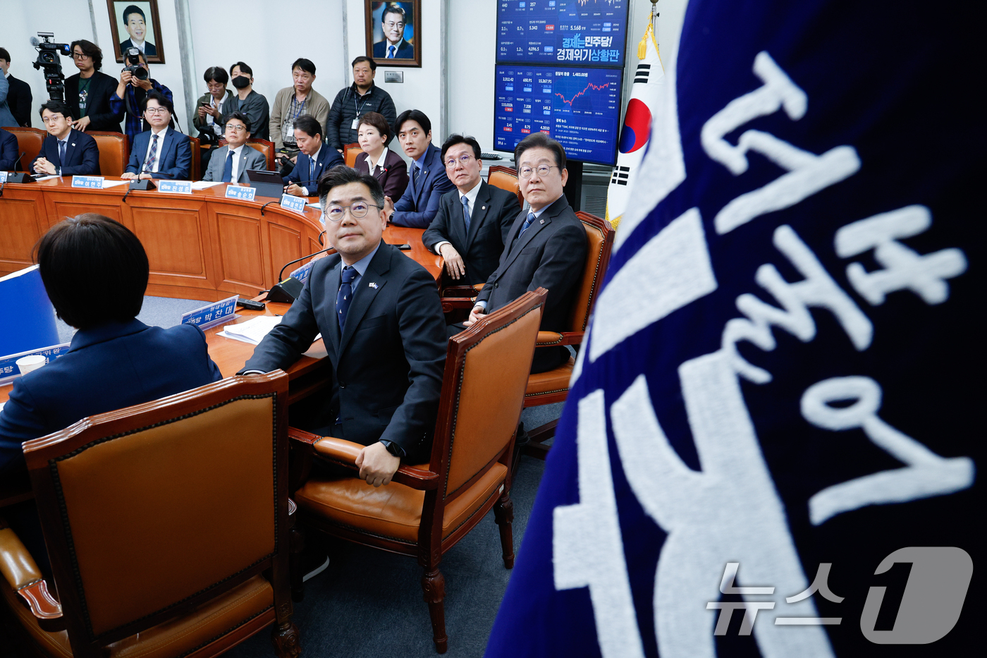 (서울=뉴스1) 안은나 기자 = 이재명 더불어민주당 대표가 9일 오전 서울 여의도 국회에서 열린 최고위원회의에서 대통령 고유 권한을 행사하려면 여야 합의 조건이 갖춰져야 한다고 발 …