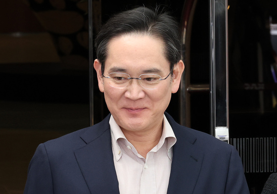 美 횡단하며 테슬라-AMD 미팅 강행군…이재용 "열심히 하고 왔다"