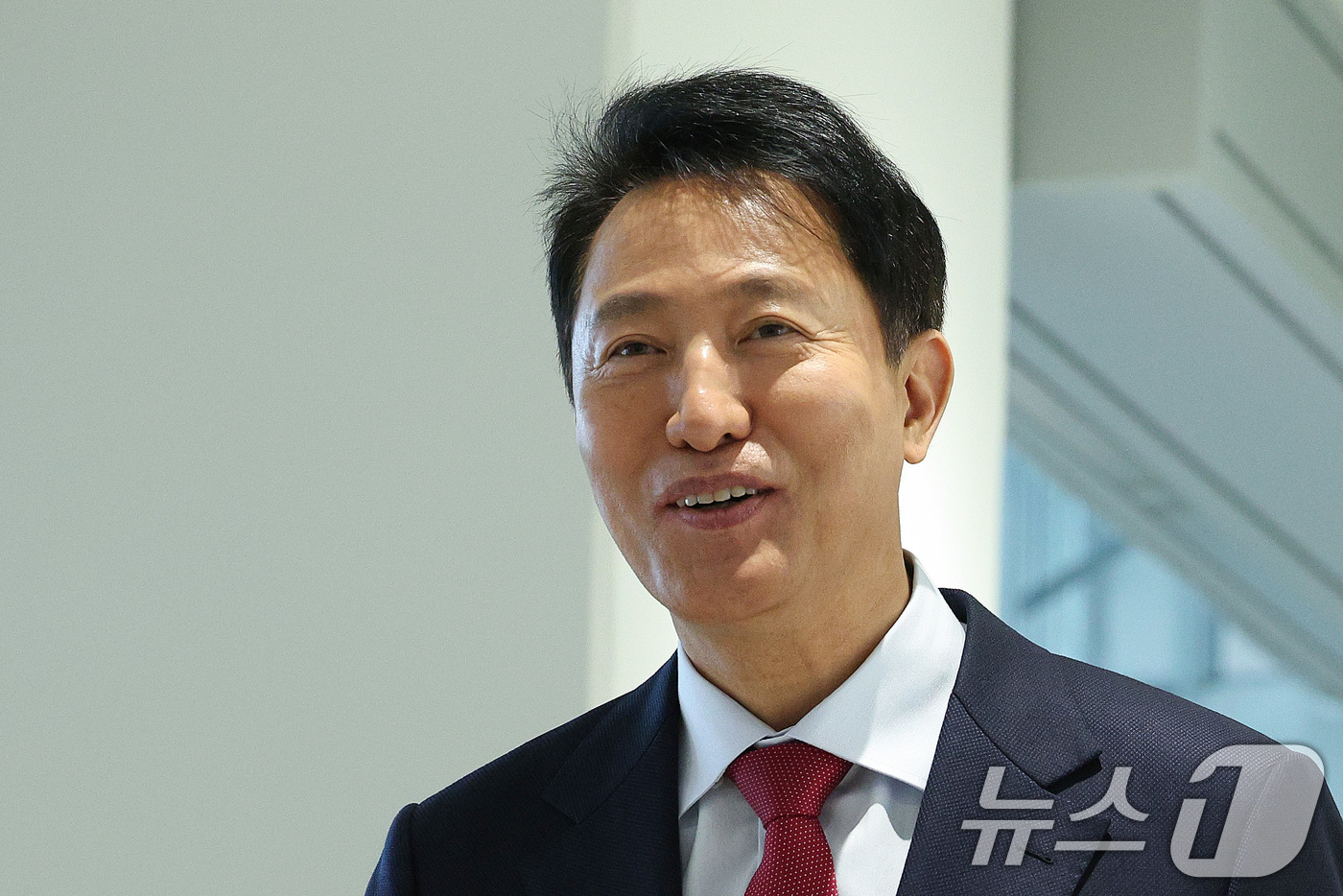 (서울=뉴스1) 신웅수 기자 = 오세훈 서울시장이 9일 오후 서울 도봉구 청년취업사관학교 도봉캠퍼스에서 열린 간담회에서 교육생들과 대화하고 있다.오 시장은 오는 13일 서울시정 핵 …