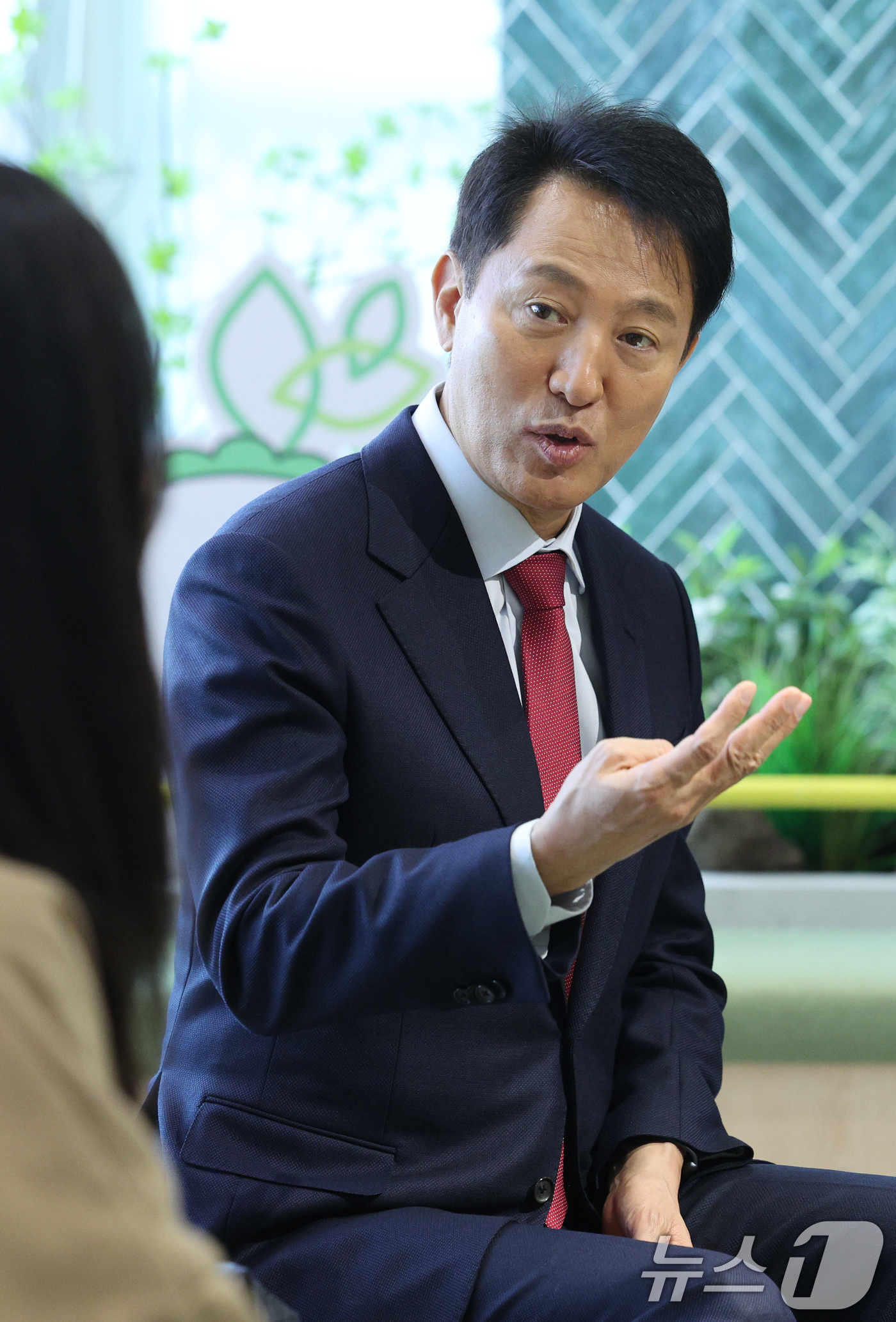 (서울=뉴스1) 신웅수 기자 = 오세훈 서울시장이 9일 오후 서울 도봉구 청년취업사관학교 도봉캠퍼스에서 열린 간담회에서 교육생들과 대화하고 있다.오 시장은 오는 13일 서울시정 핵 …