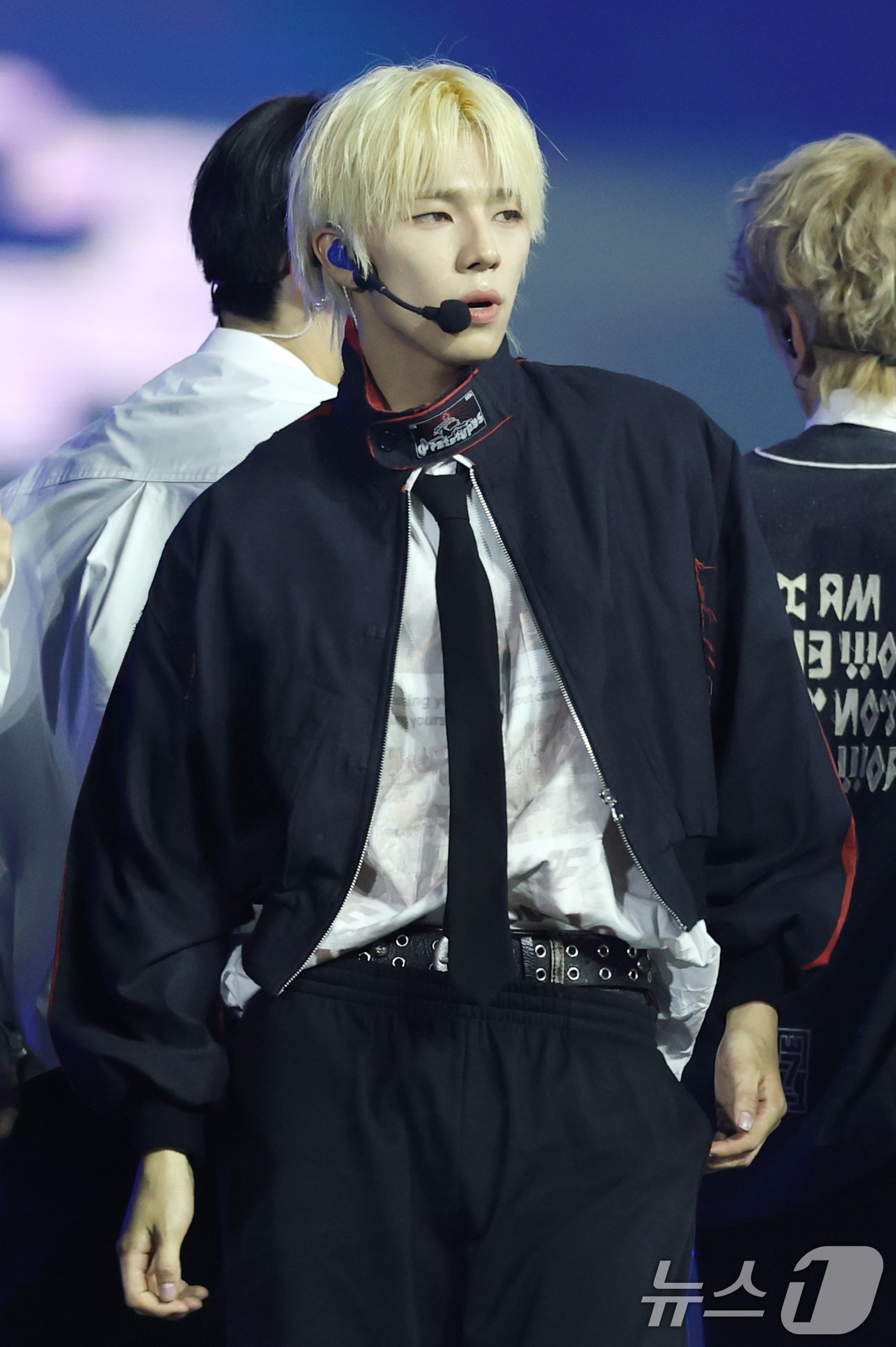 (서울=뉴스1) 권현진 기자 = 넥스지 소건이 30일 서울 마포구 상암 월드컵경기장에서 열린 ‘서울스프링페스타 WONDER SHOW’에 출연해 화려한 공연을 선보이고 있다. 202 …