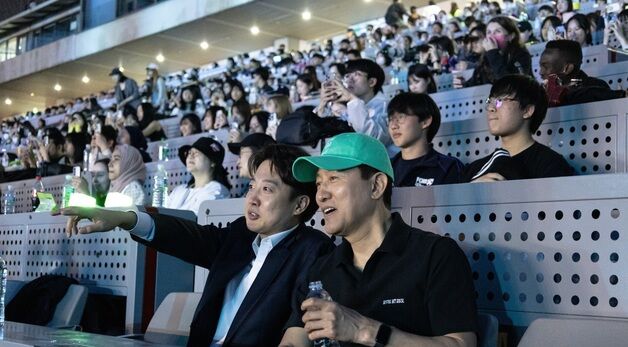 서울스프링페스타 개막식 관람하는 오세훈·이준석