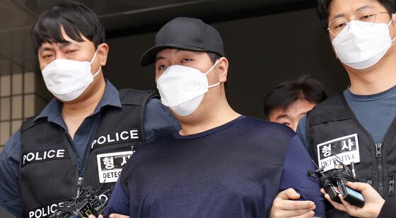 檢 송치되는 '미아동 흉기난동' 피의자