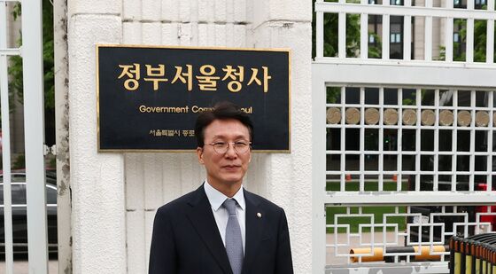 한덕수 권한대행 규탄 기자회견 나선 김민석 민주당 공동선대위원장