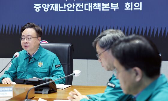 복지부 "'전공의 복귀 설문조사' 결과 검토…방안 마련시 발표"
