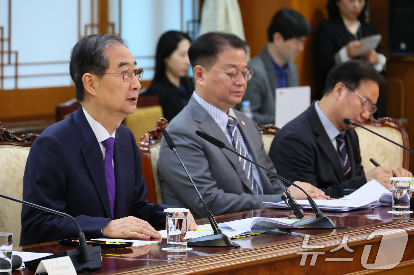 (서울=뉴스1) 임세영 기자 = 한덕수 대통령 권한대행이 1일 서울 종로구 정부서울청사에서 열린 안보관계장관회의에서 발언을 하고 있다. (총리실 제공, 재판매 및 DB 금지) 20 …