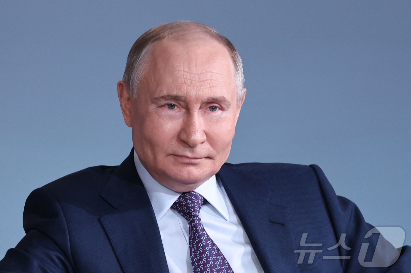 (모스크바 AFP=뉴스1) 우동명 기자 = 블라디미르 푸틴 러시아 대통령이 30일(현지시간) 모스크바에 있는 위대한 애국 전쟁 박물관에서 열린 '즈나니에 포럼'에 참석해 “러시아가 …