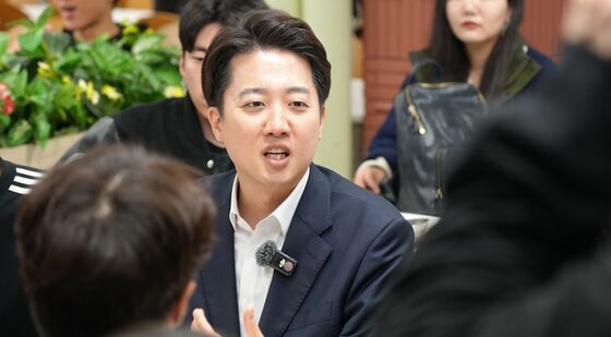 한국외대 학생들과 대화하는 이준석 후보