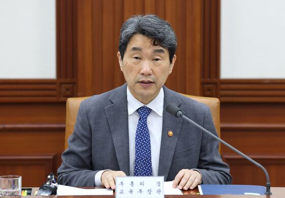 사상초유 '대대대행 체제'…경찰도 이주호 경호·경비 돌입