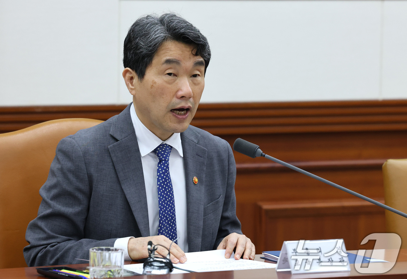 (서울=뉴스1) 임세영 기자 = 이주호 사회부총리 겸 교육부 장관이 1일 서울 종로구 정부서울청사에서 열린 사회관계장관회의에서 발언을 하고 있다. 2025.5.1/뉴스1