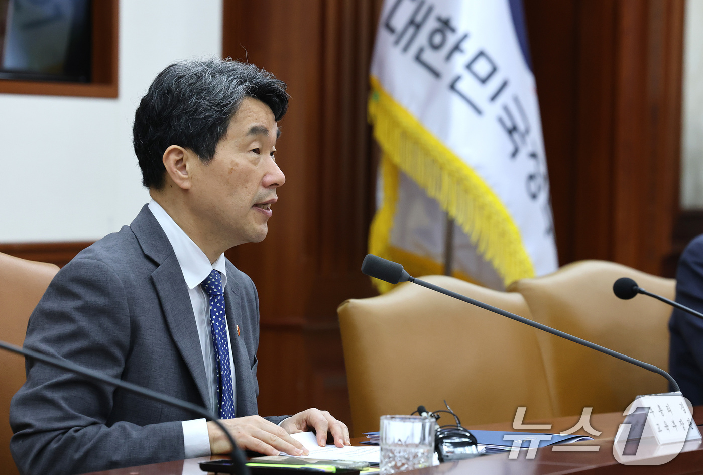 (서울=뉴스1) 임세영 기자 = 이주호 사회부총리 겸 교육부 장관이 1일 서울 종로구 정부서울청사에서 열린 사회관계장관회의에서 발언을 하고 있다. 2025.5.1/뉴스1