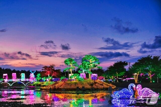 본문 이미지 - 충남도는 2025∼2026 충남 방문의 해를 맞아 특정 시군을 홍보하는 ‘이달의 충남’ 콘텐츠를 운영 중인 태안을 5월의 관광지로 태안을 선정했다. 사진은 네이처월드. (충남도 제공. 재판매 및 DB 금지) 2025.5.1/뉴스1