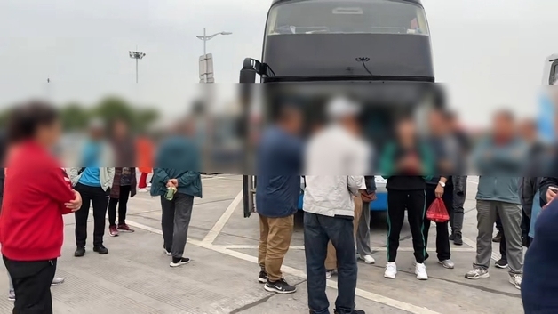 승객 160명 고속도로 휴게소 두고 떠난 버스 기사, 왜?