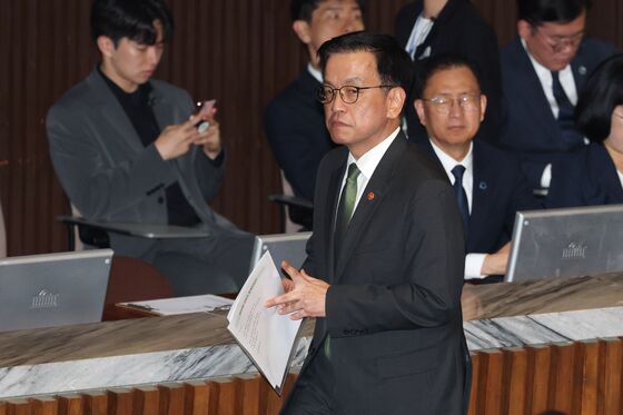 관세전쟁 한창인데 '경제수장' 탄핵…'대외신인도·성장률' 비상