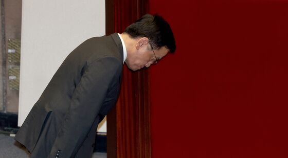 우원식 의장에게 인사하는 최상목 부총리
