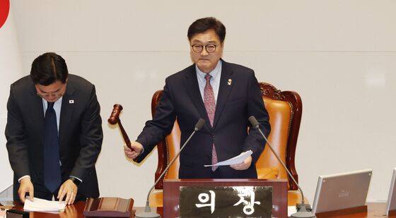 최상목 사표 재가에 국회 탄핵소추안 투표중지…투표 불성립