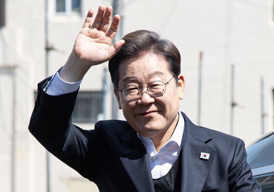 3자 대결 이재명 52.1%…김문수 31.1%, 이준석 6.3%[리얼미터]