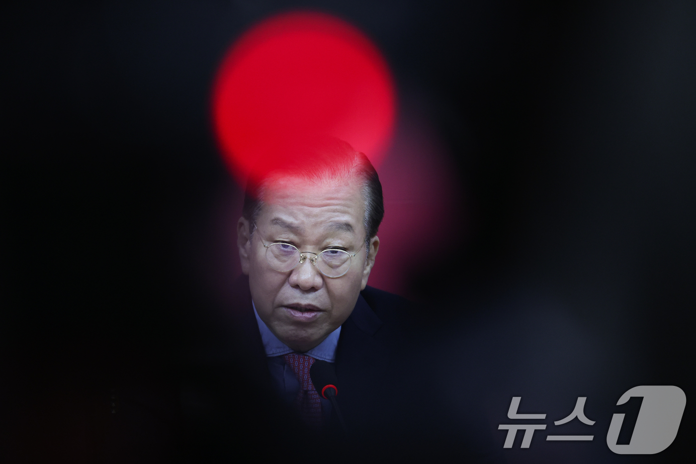 (서울=뉴스1) 안은나 기자 = 권영세 국민의힘 비상대책위원장이 10일 서울 여의도 국회에서 김문수 대통령 후보 자격 취소·한덕수 예비후보 입당 및 대선후보 등록 과정에 대해 기자 …