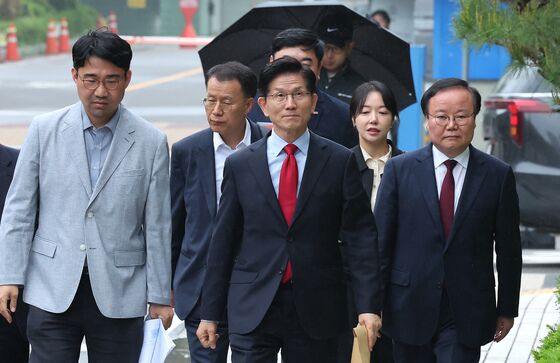 [속보]'후보 취소 효력정지' 가처분 김문수, '묵묵부답' 법원 입장