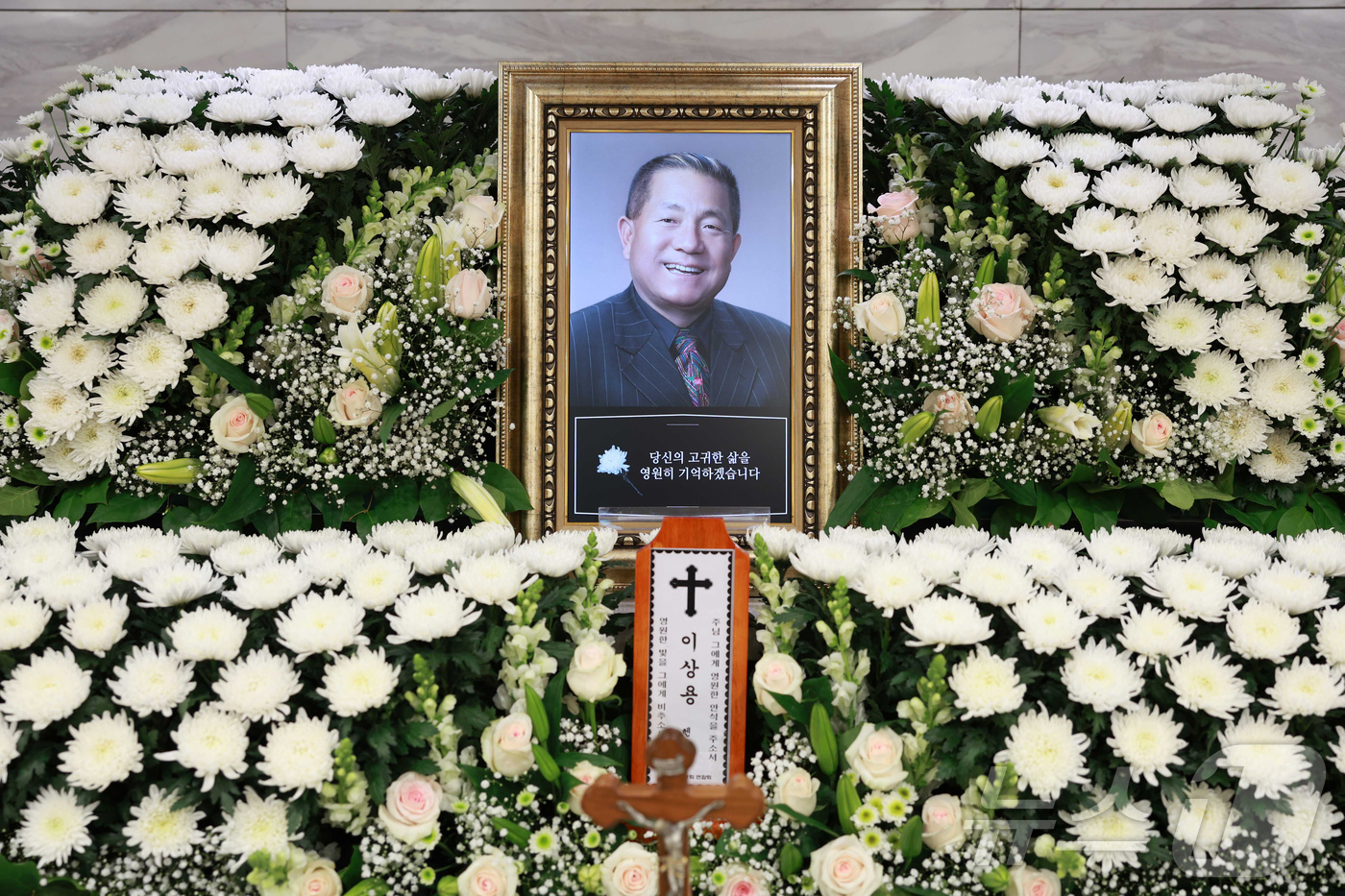 (서울=뉴스1) 사진공동취재단 = 10일 오후 서울 서초구 반포동 가톨릭대학교 서울성모병원장례식장에 '뽀빠이' 故 이상용 씨 빈소가 마련됐다. 2025.5.10/뉴스1
