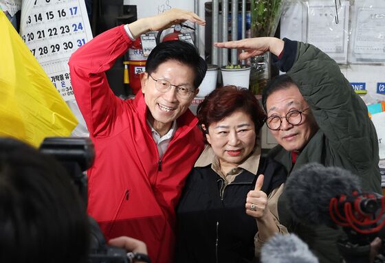 김문수 "민생·경제 대통령 되겠다"…가락시장서 출발(종합)