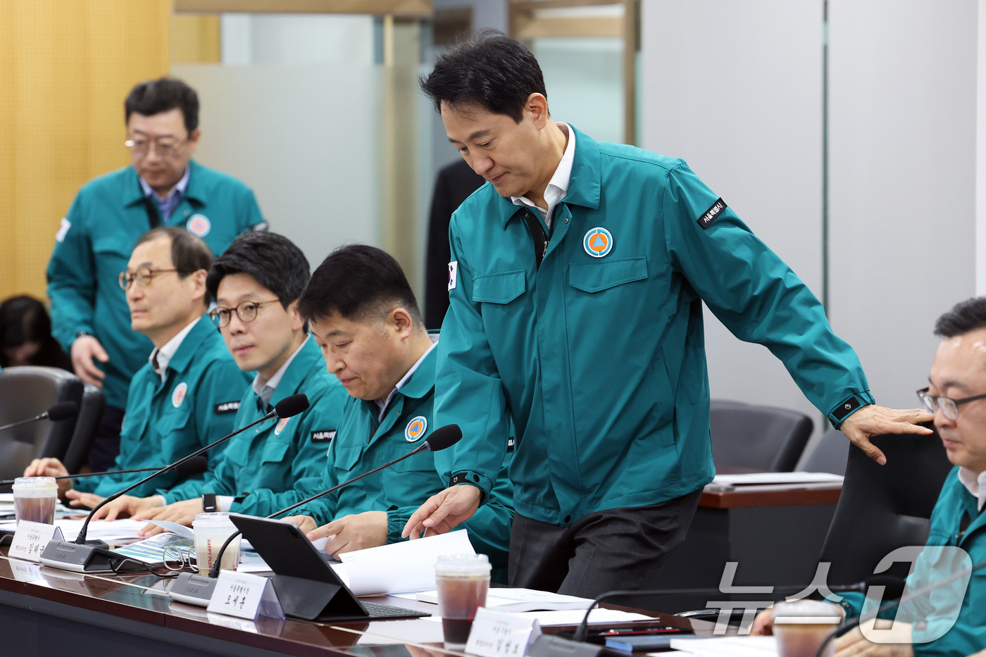(서울=뉴스1) 오대일 기자 = 오세훈 서울시장이 12일 오전 서울 중구 서울시청 기획상황실에서 열린 2025년 풍수해 대책 추진현황 보고회에서 모두발언을 하고 있다.서울시는 이날 …