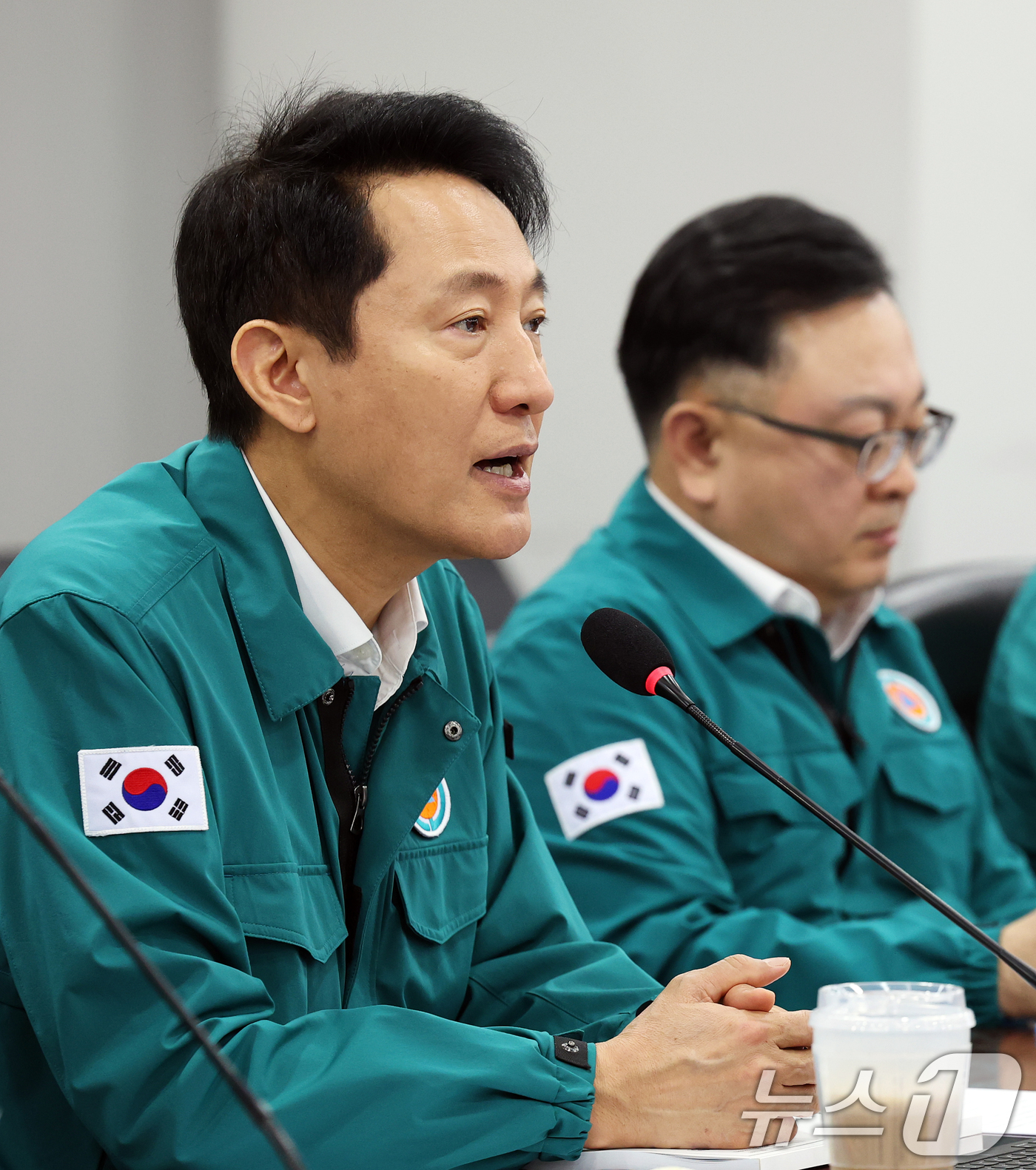 (서울=뉴스1) 오대일 기자 = 오세훈 서울시장이 12일 오전 서울 중구 서울시청 기획상황실에서 열린 2025년 풍수해 대책 추진현황 보고회에서 모두발언을 하고 있다.서울시는 이날 …