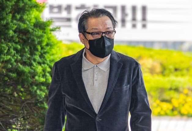 '건진법사' 수사 검찰, 前 행정관·샤넬코리아 압수수색(종합)