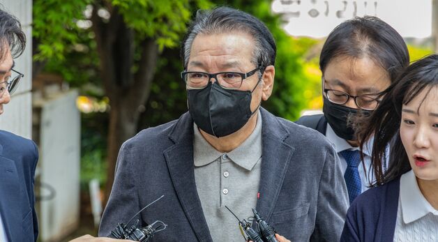 법정 향하는 '건진법사' 전성배