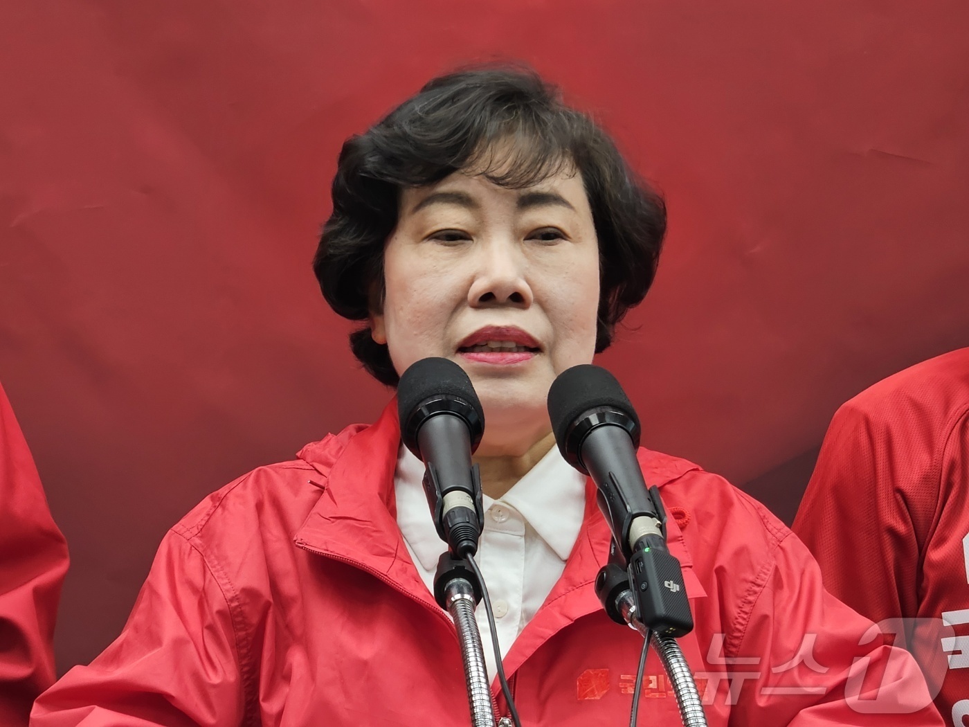 (전주=뉴스1) 김동규 기자 = 12일 조배숙 국민의힘 의원이 전북자치도의회 브리핑룸에서 기자회견을 갖고 김문수 후보 지지를 호소하고 있다.2025.5.12/뉴스1