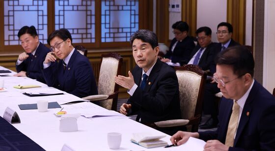 이주호 권한대행, 경제안보전략 간담회 주재