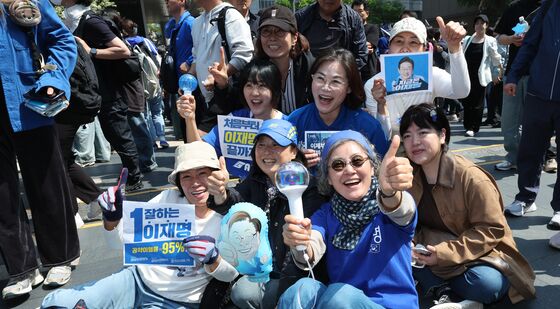 이재명 지지자들 '엄지 척'