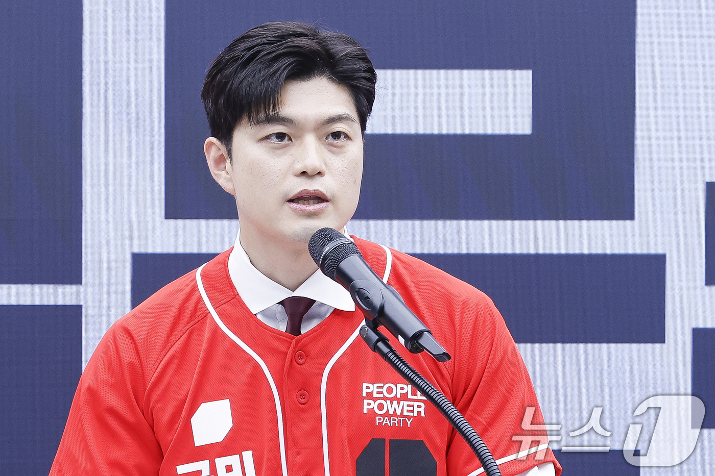 (서울=뉴스1) 이광호 기자 = 김용태 국민의힘 공동선대위원장이 12일 서울 여의도 중앙당사에서 열린 중앙선거대책위원회 임명장 수여식에서 인사말을 하고 있다. (공동취재) 2025 …