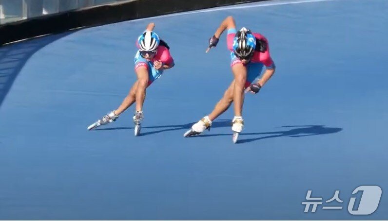 본문 이미지 - 단성중학교 롤러부 권세진(우)과 이태희(좌).(단성중학교 제공)/뉴스1 