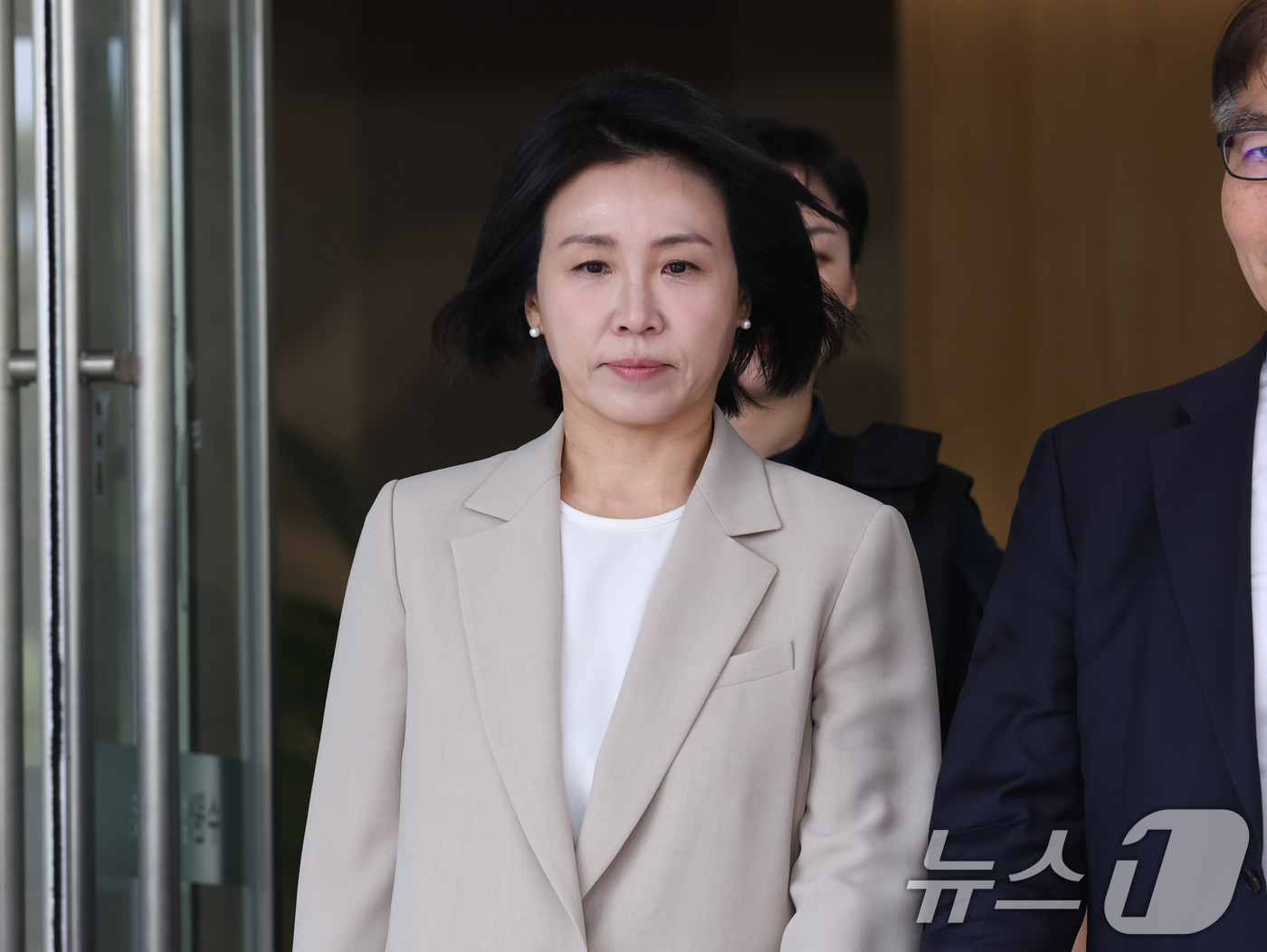 (수원=뉴스1) 김영운 기자 = '공직선거법 위반' 혐의로 1심에서 벌금형을 선고받은 이재명 더불어민주당 대통령 후보의 부인 김혜경 여사가 12일 오후 경기 수원시 영통구 수원고등 …