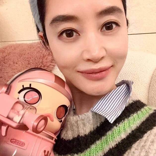 김혜수, 54세 믿기지 않는 동안 미모…백옥 피부 자랑 [N샷]