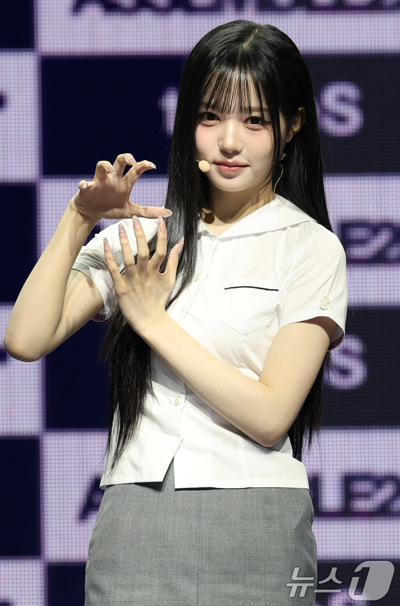 (서울=뉴스1) 권현진 기자 = 그룹 트리플에스(tripleS) 김채원이 12일 서울 용산구의 블루스퀘어에서 가진 새 앨범 'ASSEMBLE 25(어셈블25)' 쇼케이스에서 포즈를 …