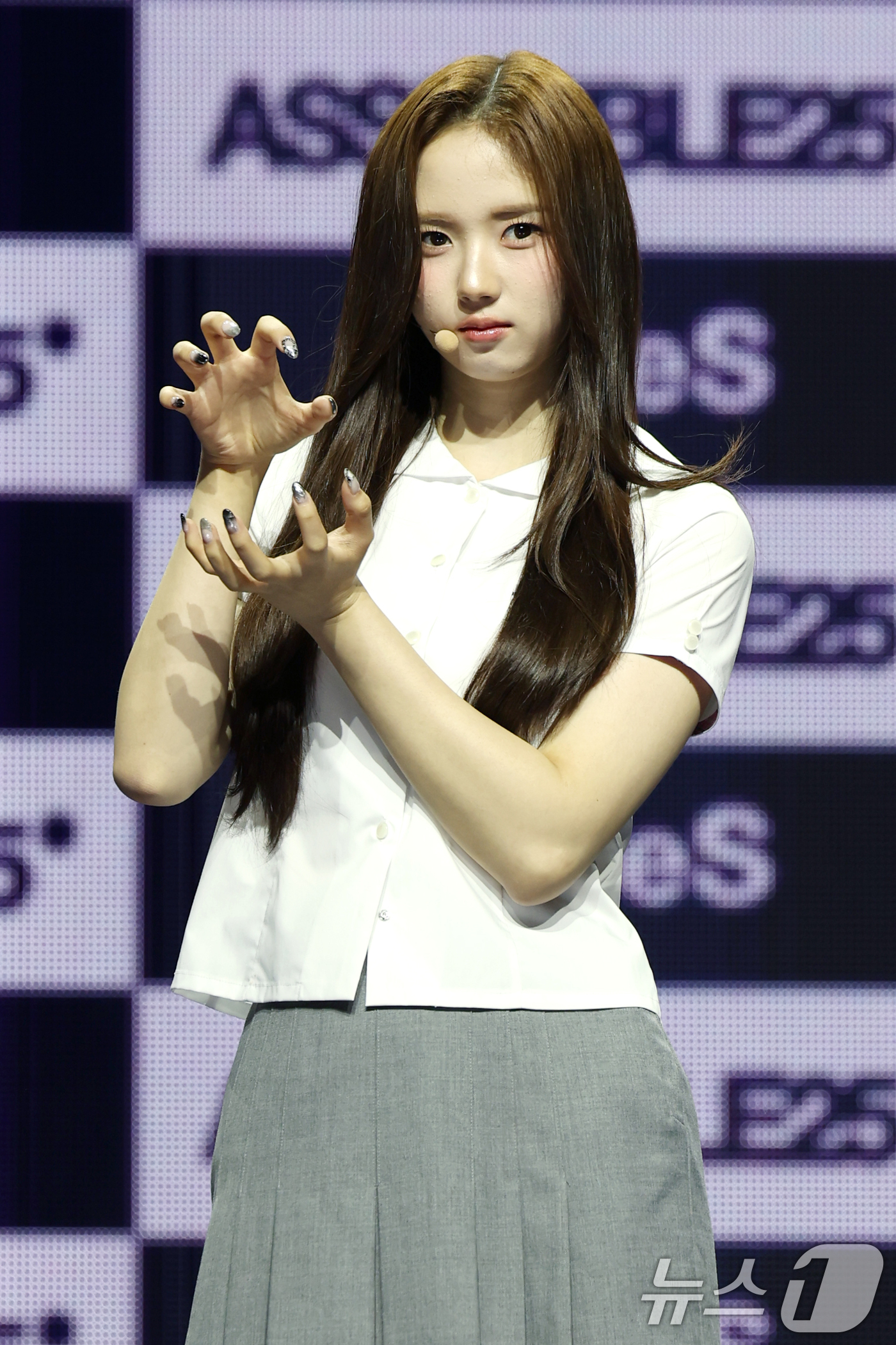 (서울=뉴스1) 권현진 기자 = 그룹 트리플에스(tripleS) 지우가 12일 서울 용산구의 블루스퀘어에서 가진 새 앨범 'ASSEMBLE 25(어셈블25)' 쇼케이스에서 포즈를 …